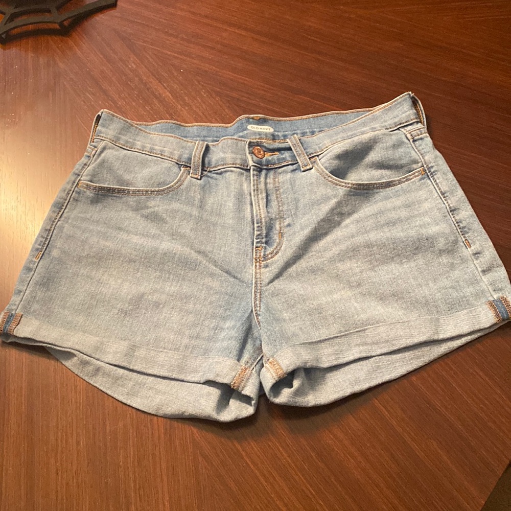 Old Navy cuffed high rise shorts